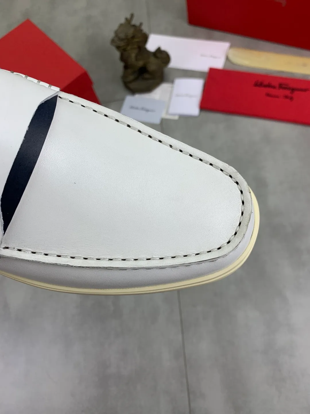 Men's Men's Shoes 💰P580💰[New Style] Water-dyed Niuli 🆘[Salvatore Ferragamo] Ferragamo's latest casual business leather shoes for men! Listed simultaneously! The fabric is made of specially imported original calfskin, and the interior is made of imported water-dyed cowhide. It is absolutely luxurious and leads the fashion trend. Matching code: 38-44 (45 and 46 can be customized) Black, brown and burgundy colors available